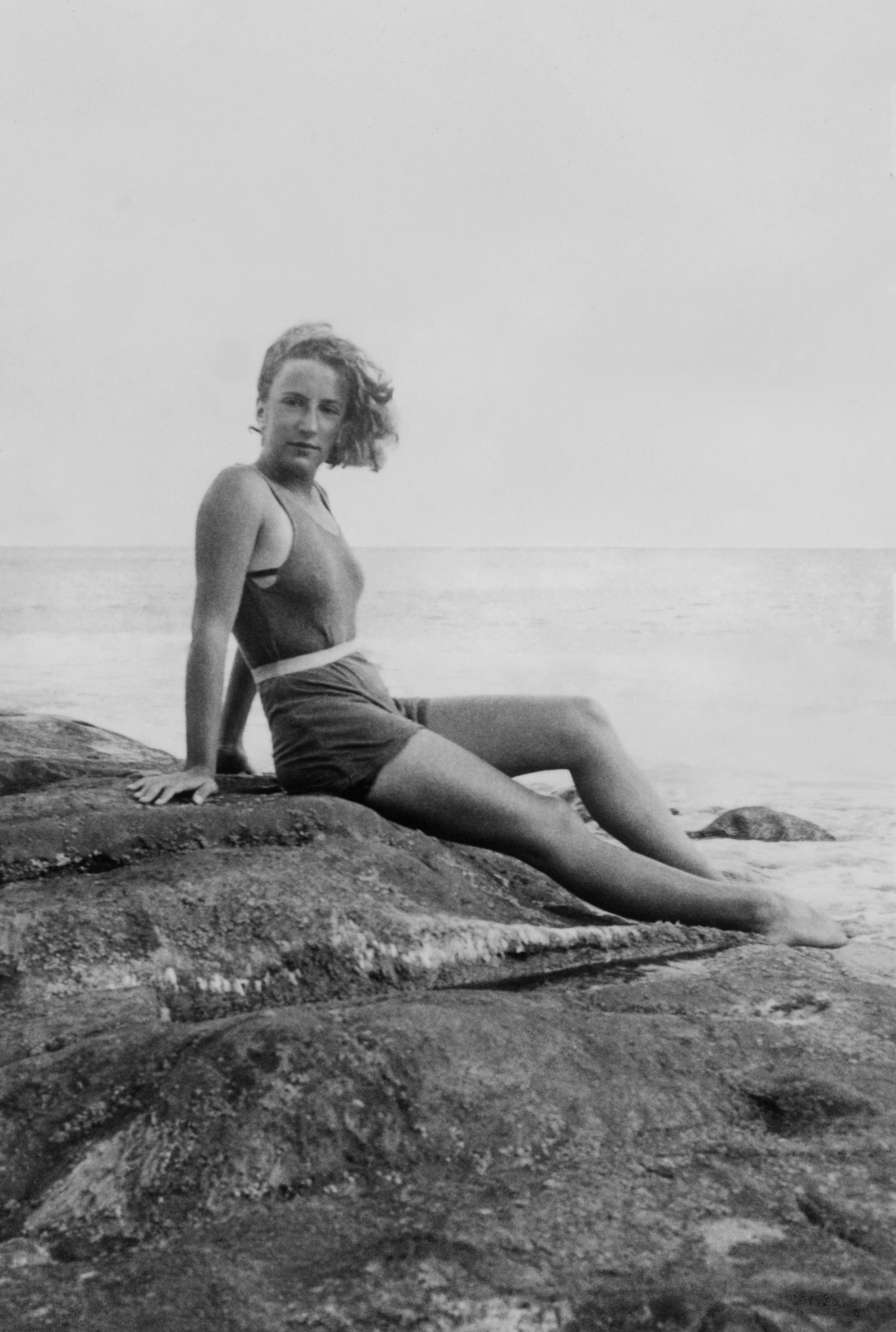 Album V: Siren on the Rock, Porto Santo, 1934